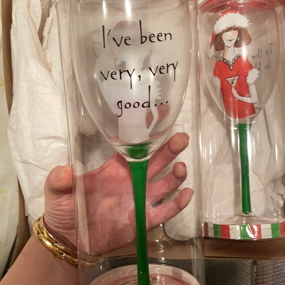 NIB Christmas Wine Glass set w/ festive cork - Picture 4 of 10